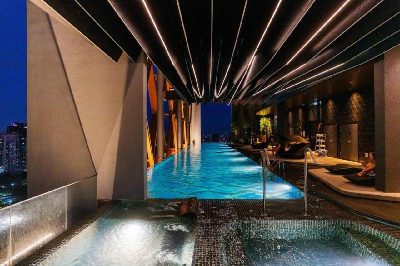 Scarletz Suites Klcc Twin Tower By Purple Orchid 쿠알라룸푸르 외부 사진