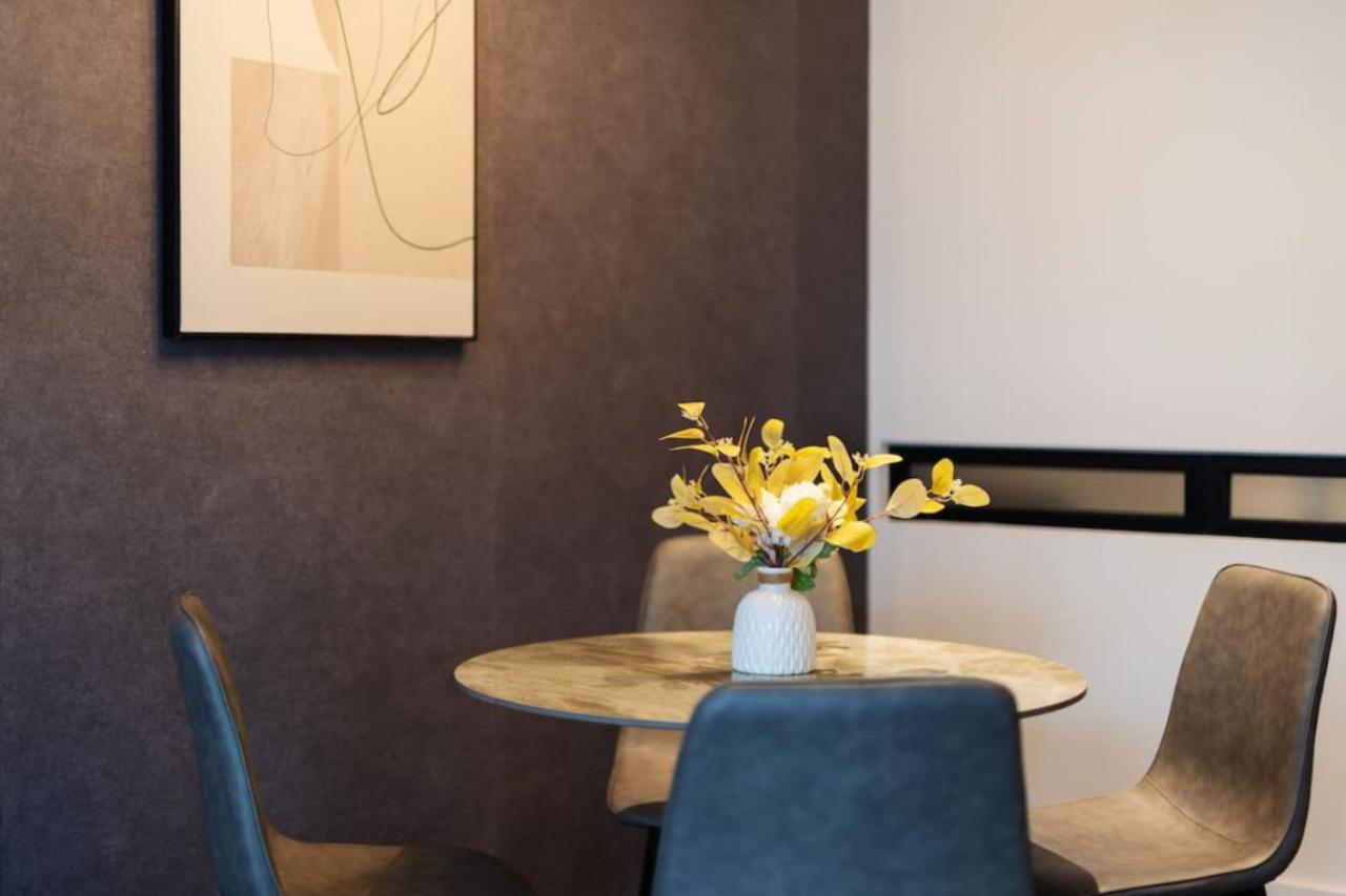 Scarletz Suites Klcc Twin Tower By Purple Orchid 쿠알라룸푸르 외부 사진