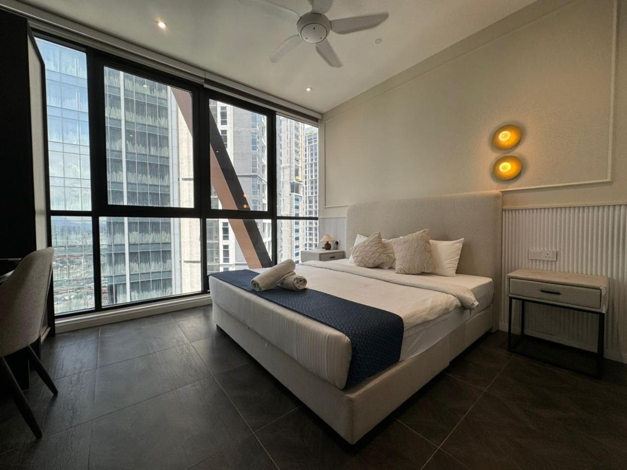 Scarletz Suites Klcc Twin Tower By Purple Orchid 쿠알라룸푸르 외부 사진