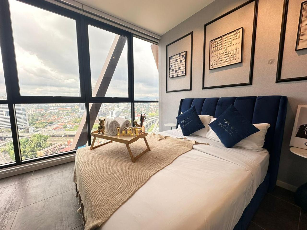 Scarletz Suites Klcc Twin Tower By Purple Orchid 쿠알라룸푸르 외부 사진
