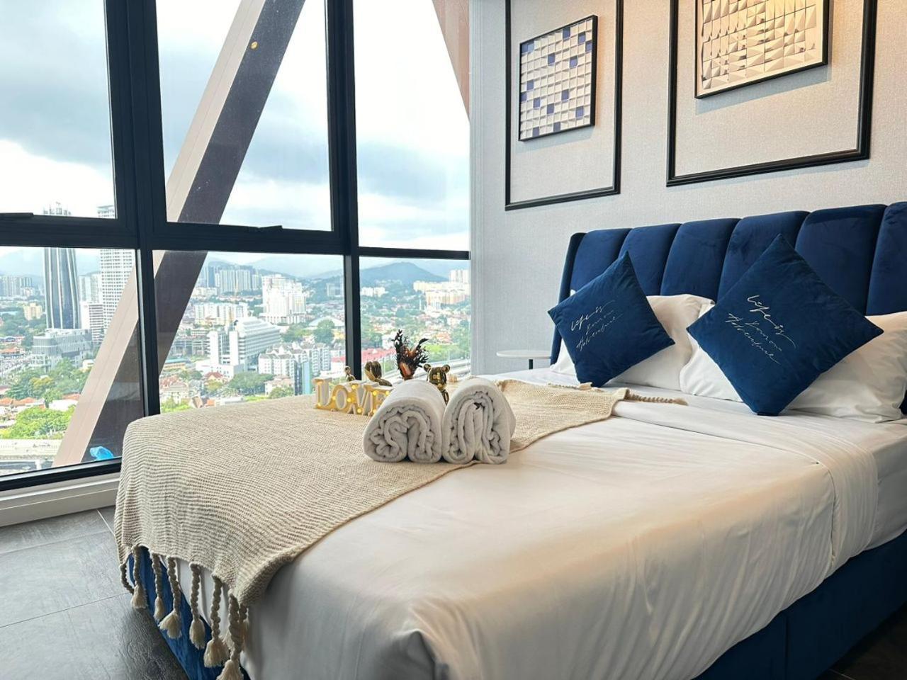 Scarletz Suites Klcc Twin Tower By Purple Orchid 쿠알라룸푸르 외부 사진
