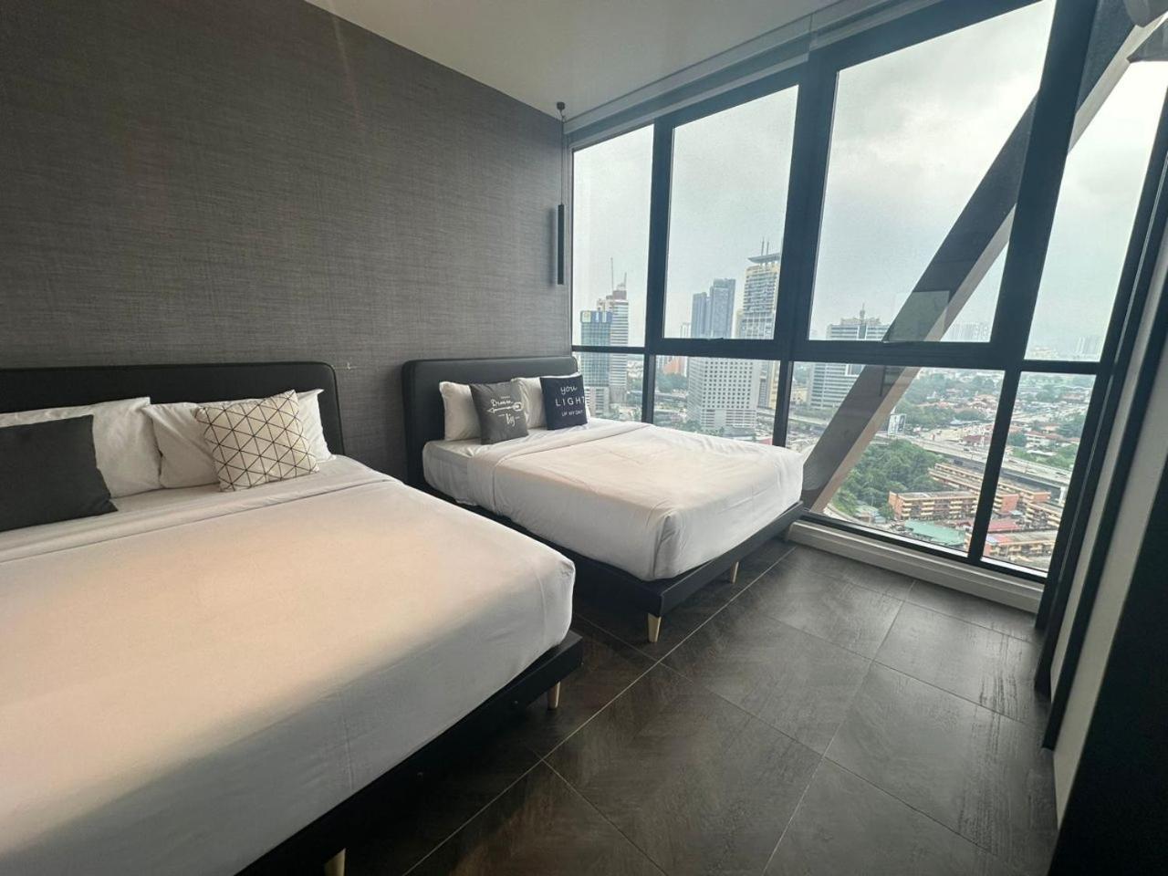 Scarletz Suites Klcc Twin Tower By Purple Orchid 쿠알라룸푸르 외부 사진